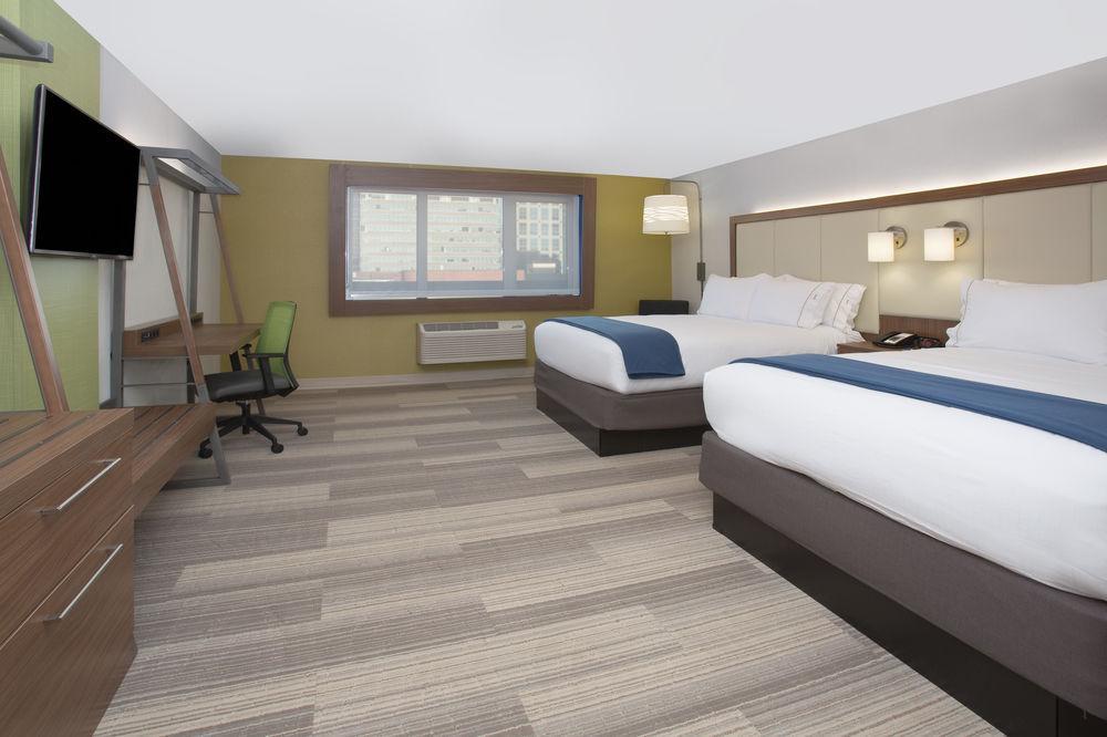 Holiday Inn Express & Suites Great Bend By Ihg Exterior photo